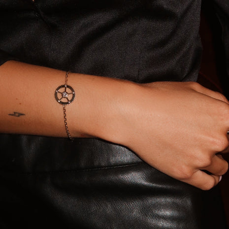 6 Diamonds Yellow Gold Gear Bracelet